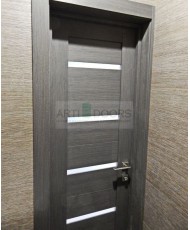 Фото установленной Двери Профиль Дорс 70U Темно-коричневый Стекло Белый Триплекс