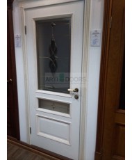 Фото установленной Двери Вист Вена Черная Патина стекло Витраж